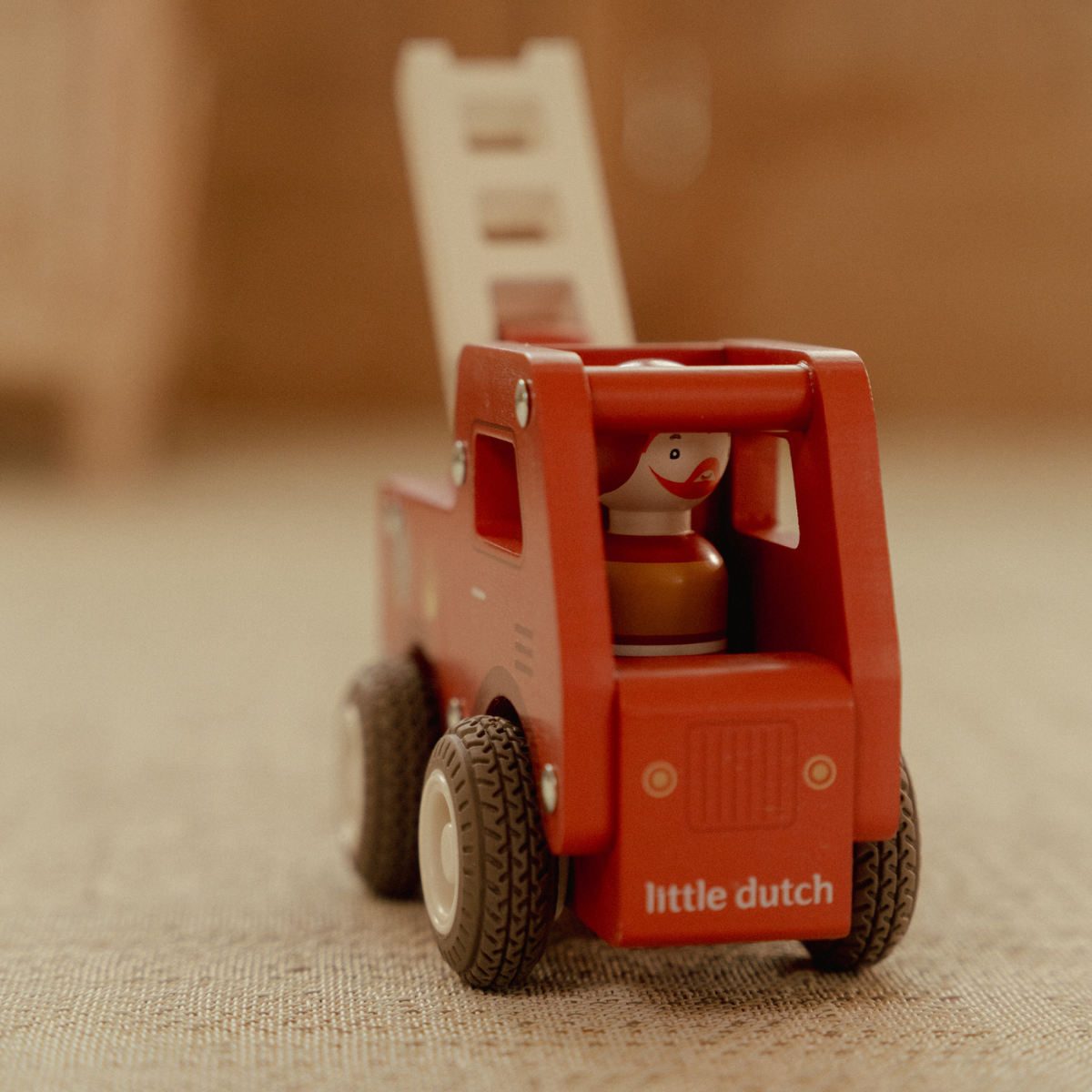 Houten brandweerauto