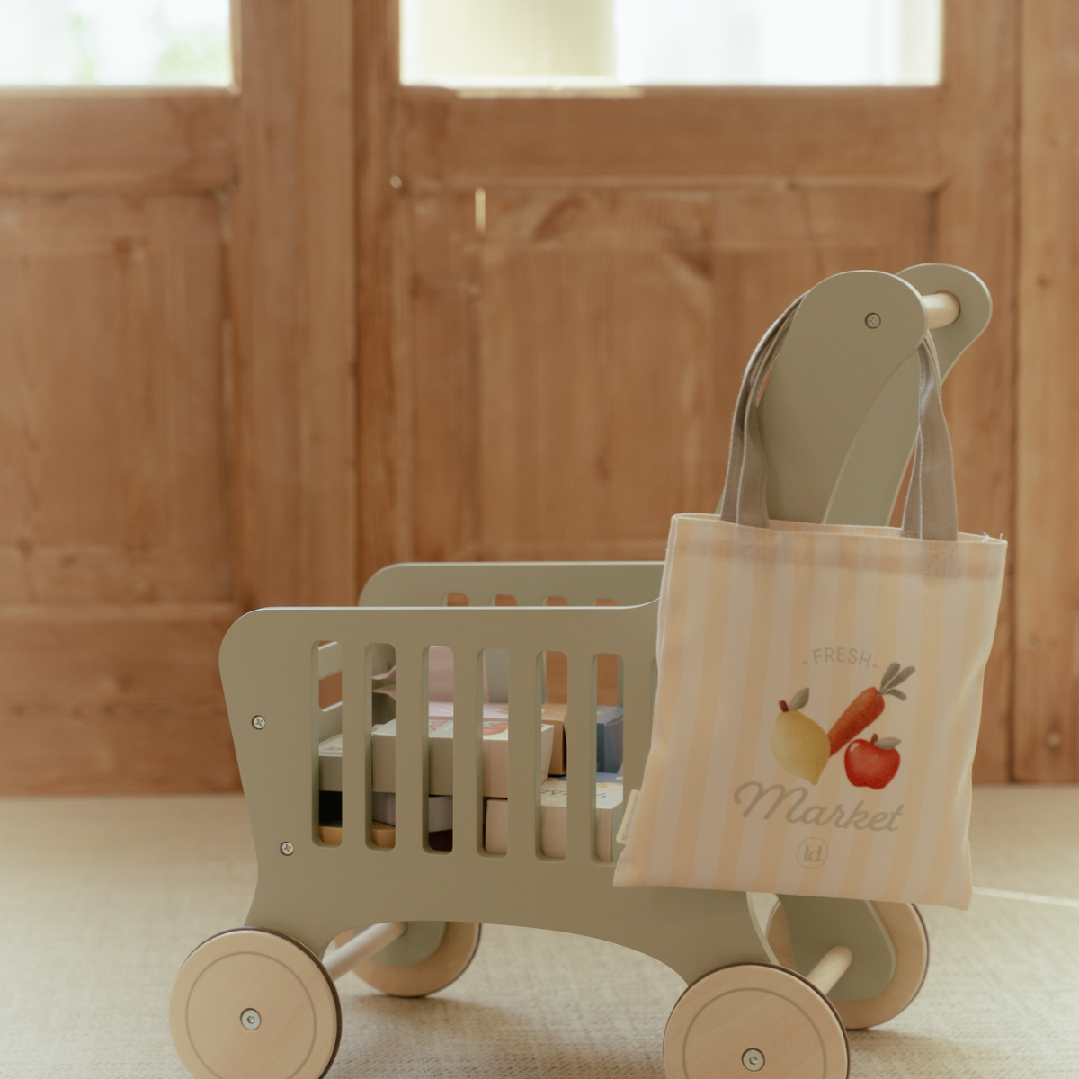 Houten winkelwagen