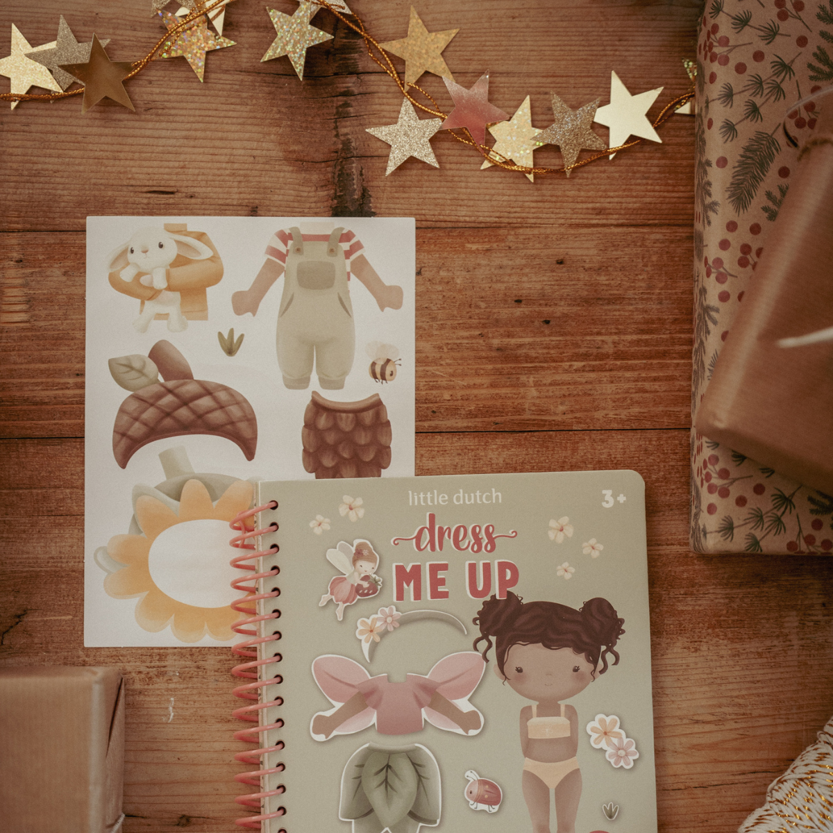 Aankleed- en stickerboek - Fairy Garden