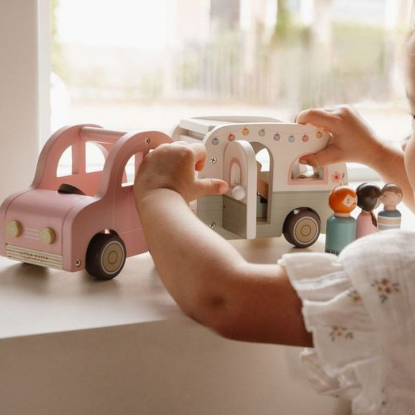 Speelgoed auto met caravan