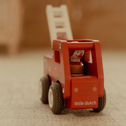 Houten brandweerauto