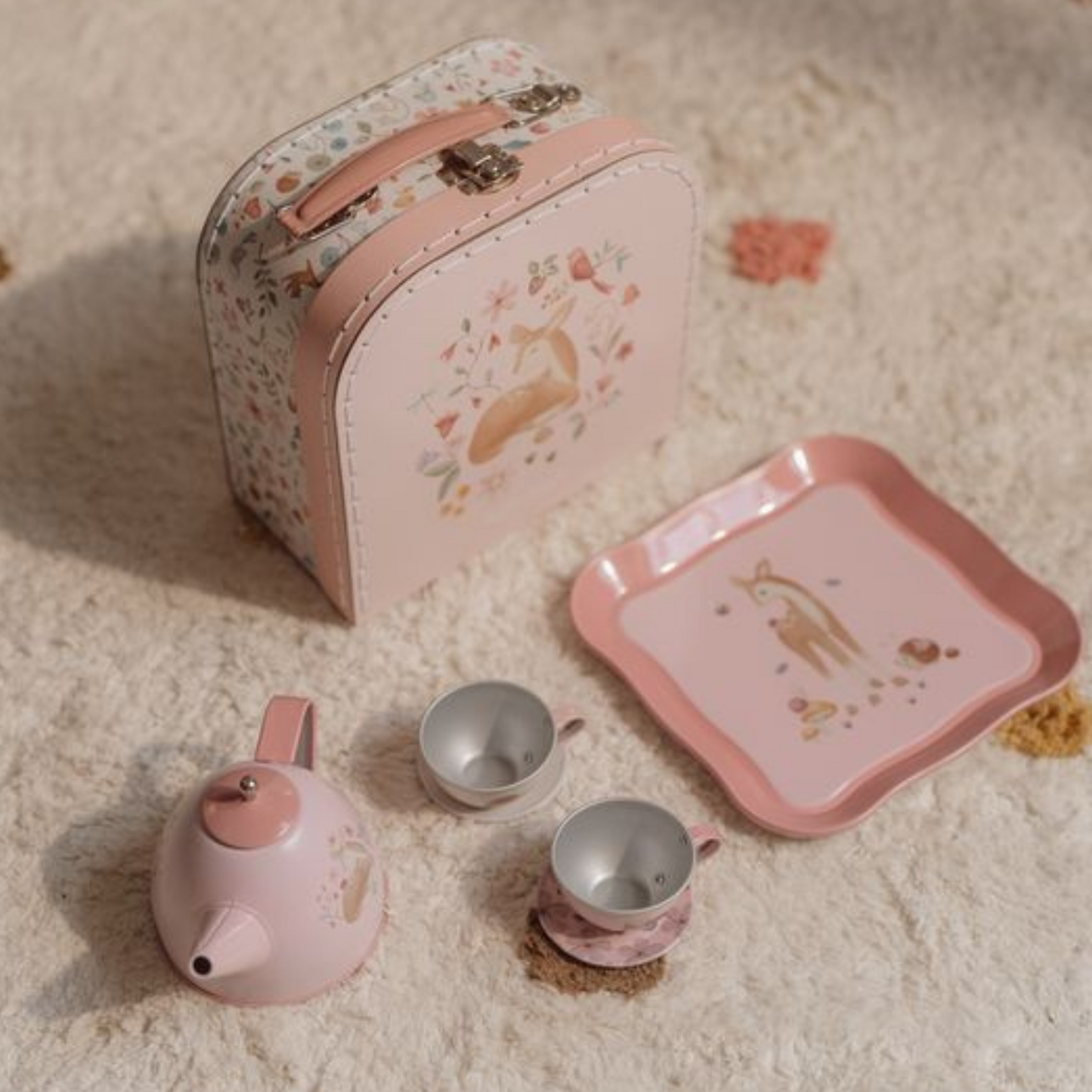 Thee servies in koffer fairy garden