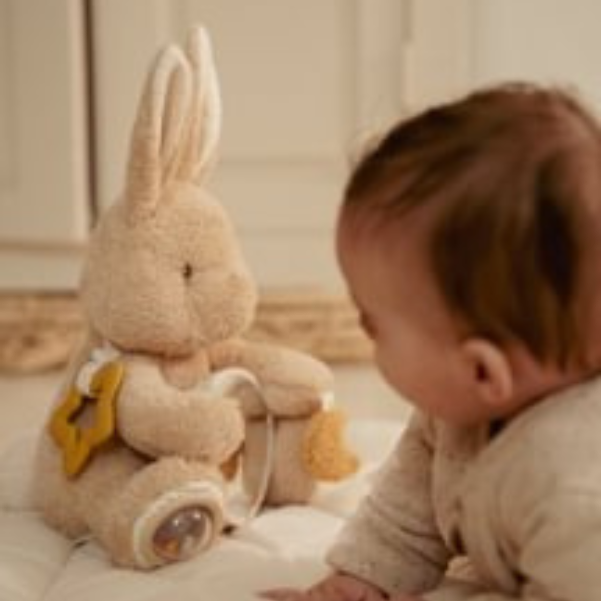 Activiteitenknuffel Baby Bunny